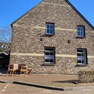 Huize Bronsgroen - Voor 2-6 Pers In Limburgse Heuvelland Vakantiehuis